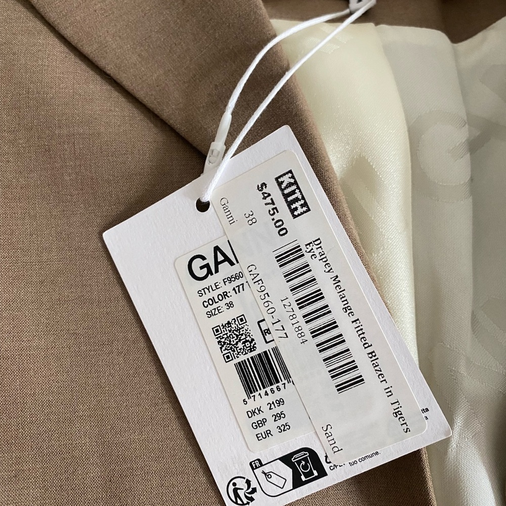 NWT *Ganni Cropped Tailored Blazer in Camel Brown - Picture 3 of 3